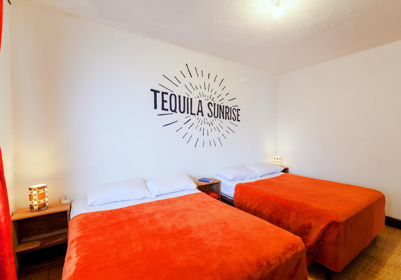 Tequila Sunrise Hostel Guatemala City Exterior foto